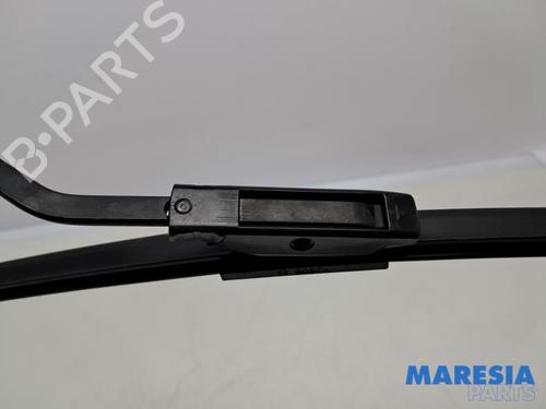 Front windshield wiper arm RENAULT MEGANE IV Hatchback (B9A/M/N_) 1.2 TCe 130 (B9MR) | BP31465883C143