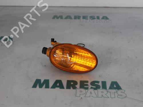Used Left front indicator FIAT MULTIPLA (186_) 1.6 100 16V (186AXA1A) (103 hp) 31451549