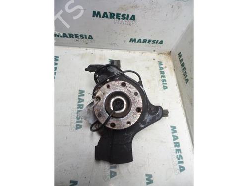 Used Left front steering knuckle FIAT STILO Multi Wagon (192_) 1.9 JTD (140 hp) 31495853