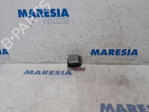 Used Electronic sensor RENAULT SCÉNIC III (JZ0/1_) 1.4 16V (JZ0F, JZ1V) (131 hp) 31519756