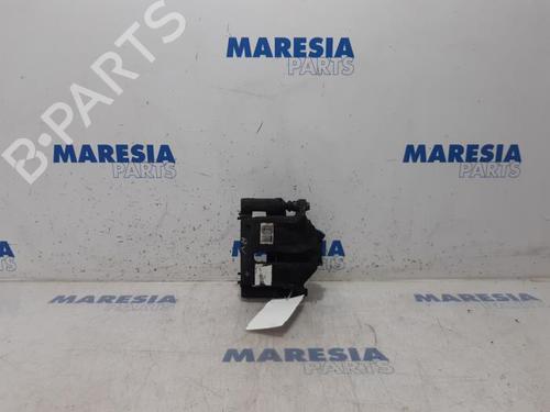 Used Right front brake caliper PEUGEOT 208 I (CA_, CC_) 1.0 VTi (68 hp) 31432864