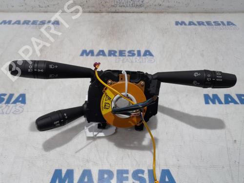 Comutador ALFA ROMEO MITO (955_) 1.4 Turbo MultiAir (955AXM1A, 955AXR11) (135 hp) 31519580