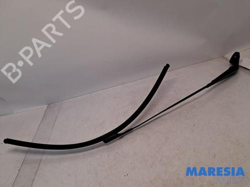 Used Front windshield wiper arm CITROËN C4 Grand Picasso II (DA_, DE_) 1.2 THP 130 (130 hp) 31490007