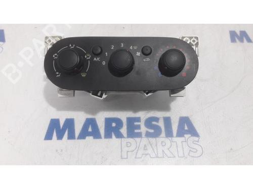 climate-control-renault-trafic-iii-van-fg_-2014-31487238 main image