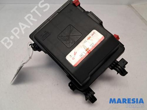 Used Fuse box PEUGEOT 308 SW II (LC_, LJ_, LR_, LX_, L4_) 1.2 THP 110 (110 hp) 31518174