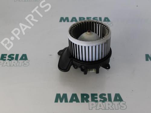 Used Heater blower motor FIAT GRANDE PUNTO (199_) 1.4 (199AXB11, 199AXB1A, 199BXB1A, 199AXL1A) (77 hp) 31483612