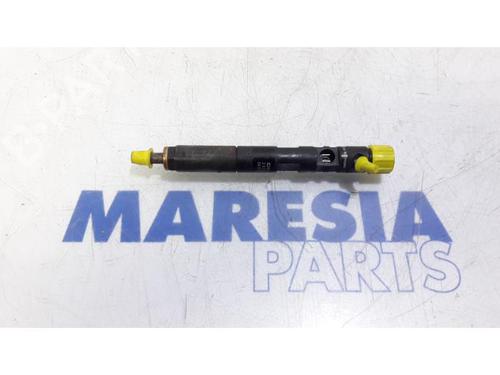 Used Injector RENAULT CLIO III (BR0/1, CR0/1) 1.5 dCi (88 hp) 31473746
