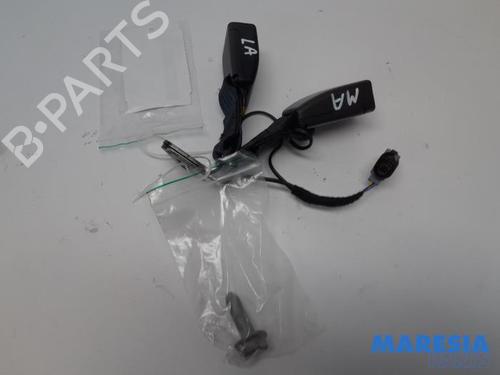 Engate do cinto RENAULT ZOE (BFM_) ZOE (92 hp) 31533577
