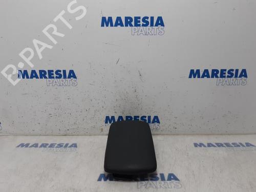 Used Armrest / Center console CITROËN C4 II (NC_) 1.6 VTi 120 (NC5FS0, NC5FS9) (120 hp) 31455864