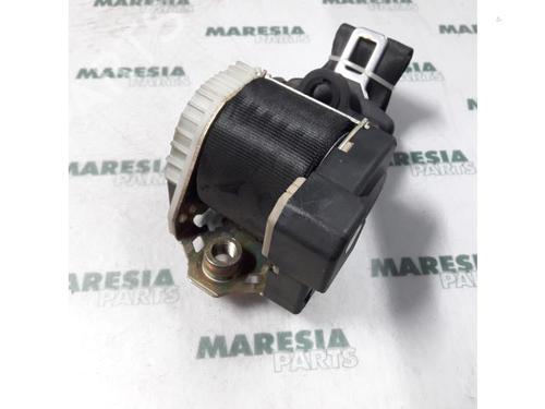 Used Rear right seatbelt FIAT STILO (192_) 1.2 16V (192_XA1B) (80 hp) 31510763