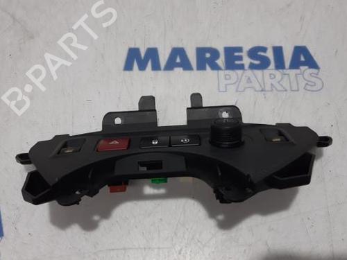 Schakelaar CITROËN BERLINGO MULTISPACE (B9) 1.6 (109 hp) 31530109