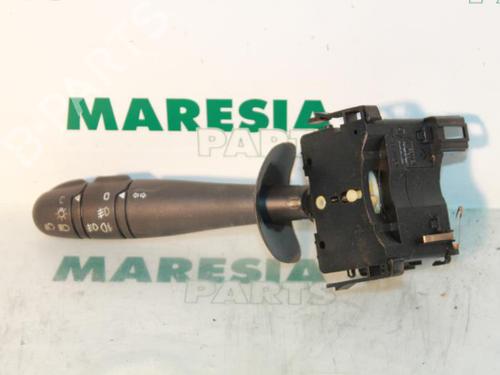 steering-column-stalk-renault-laguna-ii-grandtour-kg01_-2001-2002-2003-2004-2005-2006-2007-31393636 main image