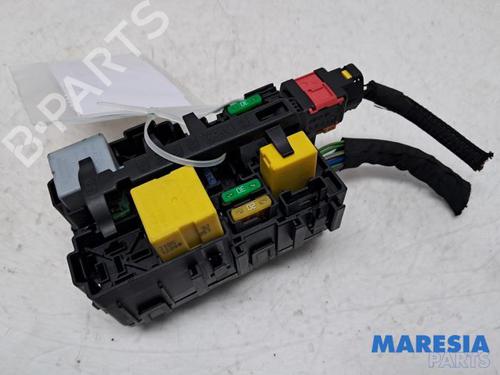 Used Fuse box PEUGEOT 308 SW II (LC_, LJ_, LR_, LX_, L4_) 1.6 BlueHDi 120 (120 hp) 31436675