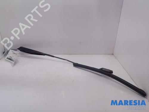 Used Front windshield wiper arm FIAT PANDA (312_, 319_) 0.9 (312PXH1A) (65 hp) 31421337