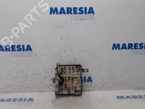 Used Fuse box RENAULT KANGOO / GRAND KANGOO II (KW0/1_) 1.6 16V (KW03, KW09, KW0D, KW0U, KW0W, KW13) (106 hp) 31534228
