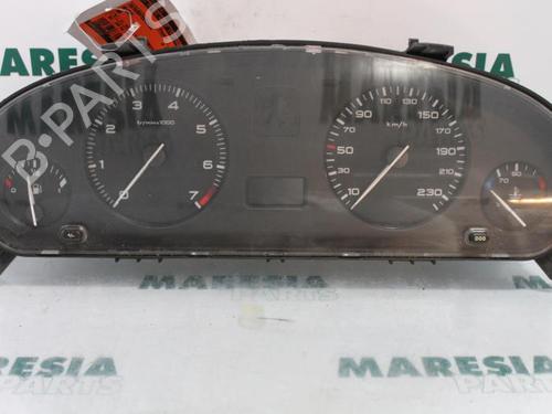 Used Instrument cluster PEUGEOT 406 (8B) 2.0 16V (136 hp) 31468654