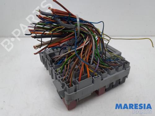 Used Fuse box FIAT PUNTO (199_) 0.9 (101 hp) 31524016