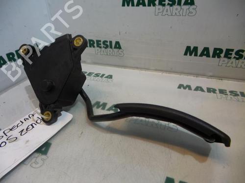 electronic-module-renault-megane-ii-bm01_-cm01_-2001-2002-2003-2004-2005-2006-2007-2008-2009-2010-2011-2012-31387868 main image