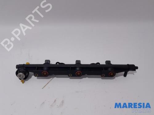 Used Injection rail PEUGEOT 406 (8B) 3.0 24V (190 hp) 31419611