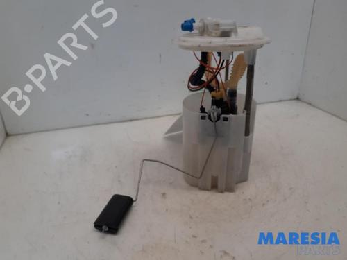 Used Fuel pump OPEL VIVARO B Van (X82) 1.6 CDTI (05) (95 hp) 31497595