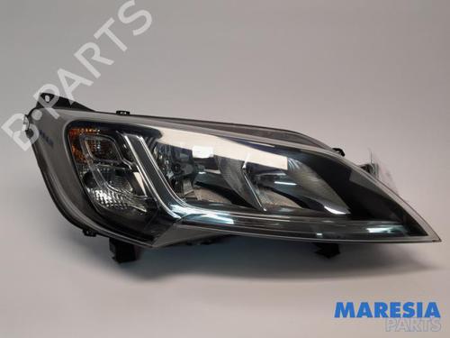 Used Right headlight PEUGEOT BOXER Bus 2.0 BlueHDi 130 (130 hp) 31470798