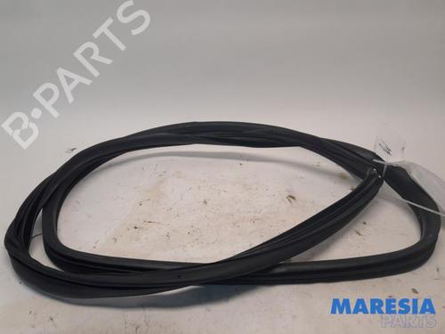 Used Rubber door seal ALFA ROMEO GIULIETTA (940_) 1.4 TB (940FXF1A) (116 hp) 31520235