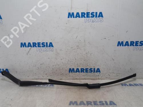 Used Front windshield wiper arm VAUXHALL VIVARO B Bus (X82) 1.6 CDTi (125 hp) 31501100