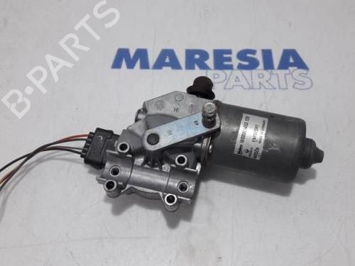 Used Front wiper motor RENAULT MASTER III Van (FV) 2.3 dCi 150 FWD (FV0F, FV03, FV09) (150 hp) 31483181