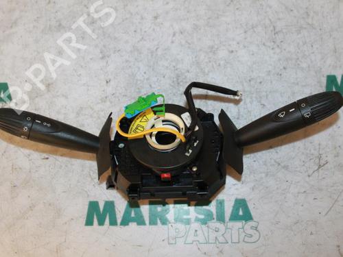 switch-fiat-punto-188_-1999-2000-2001-2002-2003-2004-2005-2006-2007-2008-2009-2010-2011-2012-31421441 main image