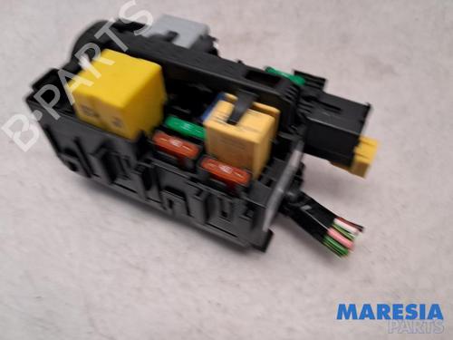 Fuse box PEUGEOT 5008 II (MC_, MJ_, MR_, M4_) 1.2 THP (MRHNYH, MRHNYW, MRHNSJ, MRHNSU, MRHNSM) | BP31478928E1
