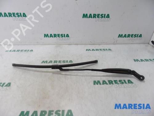 Front windshield wiper arm ABARTH 500 / 595 / 695 1.4 (312.AXF11, 312.AXF1A) | BP31395714C143