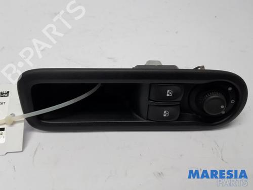 Comutador RENAULT TWINGO II (CN0_) 1.2 16V (CN04, CN0B) (75 hp) 31458127