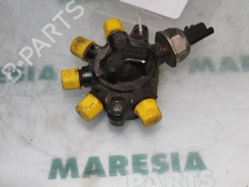 Used Injection rail RENAULT CLIO II (BB_, CB_) 1.5 dCi (B/CB07) (65 hp) 31461801