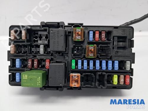 Used Fuse box OPEL KARL (C16) 1.0 (75 hp) 31507093
