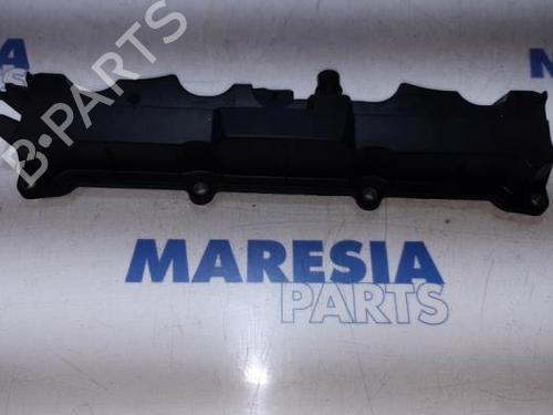 Used Valve cover PEUGEOT 206 CC (2D) 1.6 16V (2DNFUF, 2DNFUR) (109 hp) 31442899