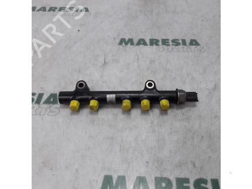 Used Injection rail CITROËN C3 II (SC_) 1.6 HDi (92 hp) 31447616