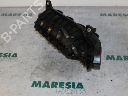 Used Injection rail ALFA ROMEO 147 (937_) 1.6 16V T.SPARK ECO (937.AXA1A, 937.BXA1A) (105 hp) 31490303