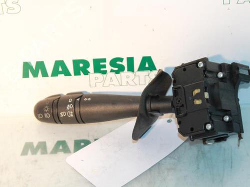 steering-column-stalk-renault-scenic-i-mpv-ja01_-fa0_-1999-2000-2001-2002-2003-2004-2005-2006-2007-2008-2009-2010-31427984 main image