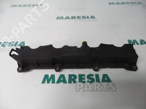 Used Valve cover PEUGEOT 206 Hatchback (2A/C) 1.6 16V (109 hp) 31526172