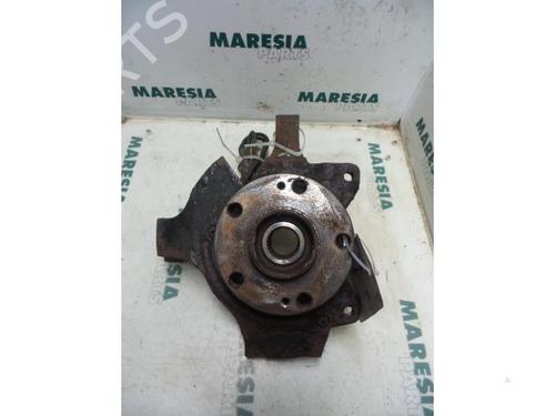 Used Right front steering knuckle RENAULT ESPACE III (JE0_) 2.0 16V (JE0N, JE0L, JE02) (140 hp) 31391773