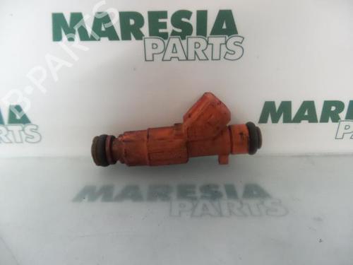 Used Injector ALFA ROMEO 147 (937_) 1.6 16V T.SPARK (937.AXA1A, 937.AXB1A, 937.BXB1A) (120 hp) 31497359