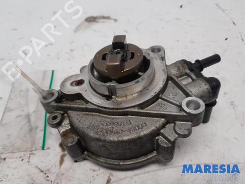 Used Vacuum pump PEUGEOT 308 II (LB_, LP_, LW_, LH_, L3_) 1.2 THP 110 (110 hp) 31500065