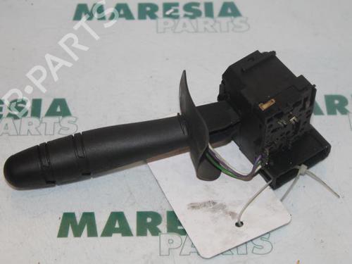 Used Steering column stalk RENAULT CLIO II (BB_, CB_) 1.2 (BB0A, BB0F, BB10, BB1K, BB28, BB2D, BB2H, CB0A,... (58 hp) 31482880