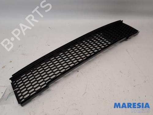 Used Grille FIAT 500 (312_) 1.2 (312AXA1A) (69 hp) 31401315