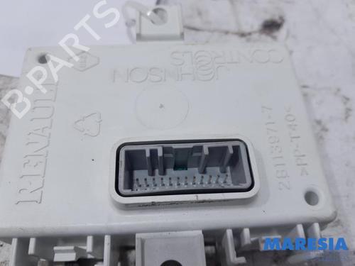 Used Electronic module RENAULT CLIO III Grandtour (KR0/1_) 1.2 16V (KR02, KR0J) (75 hp) 31457214