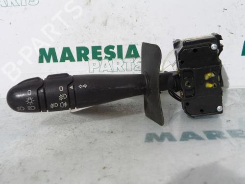 steering-column-stalk-renault-scenic-i-mpv-ja01_-fa0_-1999-2000-2001-2002-2003-2004-2005-2006-2007-2008-2009-2010-31430699 main image