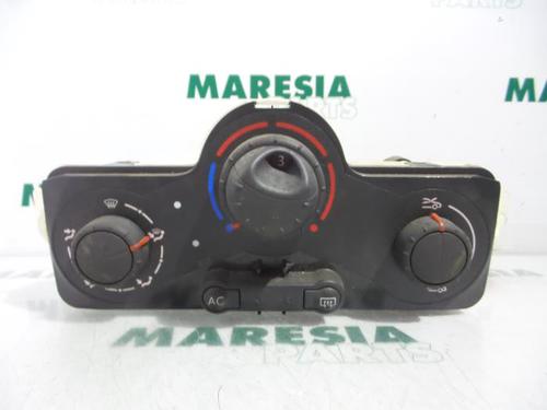 climate-control-renault-clio-iii-br01-cr01-2005-2006-2007-2008-2009-2010-2011-2012-2013-2014-31415189 main image