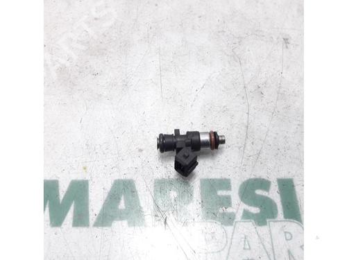 Used Injector RENAULT TWINGO I (C06_) 1.2 16V (C060) (60 hp) 31459427