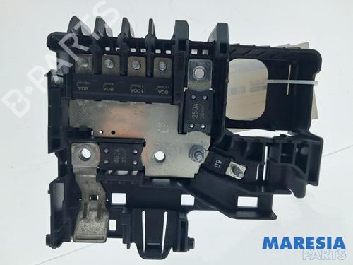 Used Fuse box Fuse box OPEL ADAM (M13) 1.0 (90 hp) 33432847 33432847