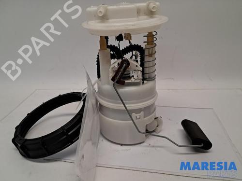 Used Fuel pump RENAULT CAPTUR I (J5_, H5_) 0.9 TCe 90 (90 hp) 31529601